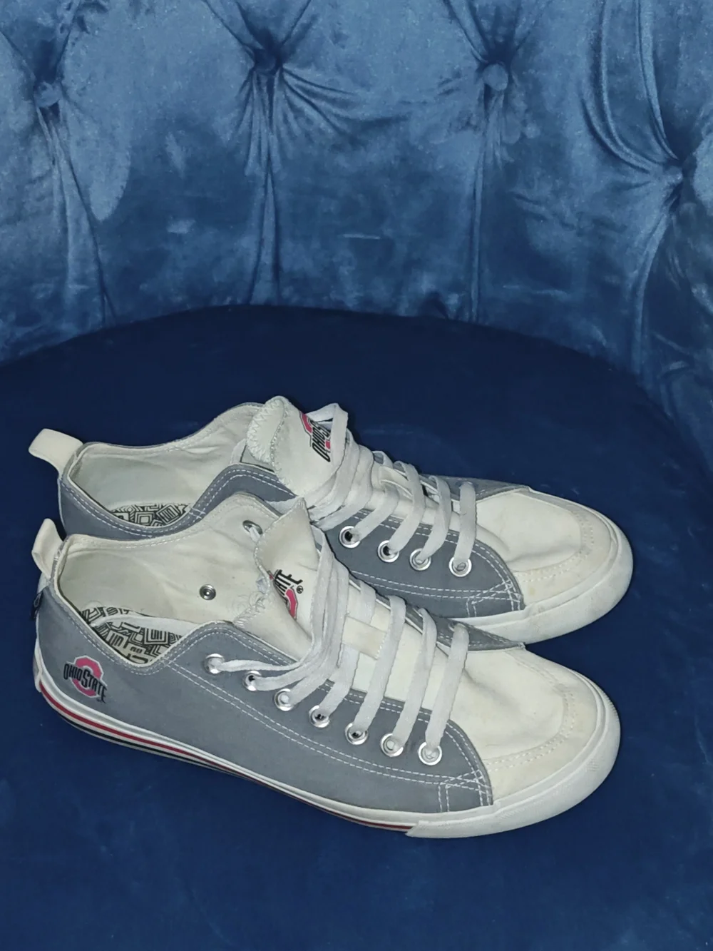 Skicks Unisex Ohio State Women's 10 Men's 8 Low Top Canvas Sneakers Gray & White